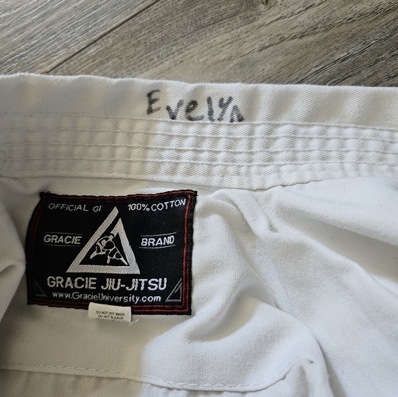 Gracie Jiu-jitsu GI - Picture 2 of 3